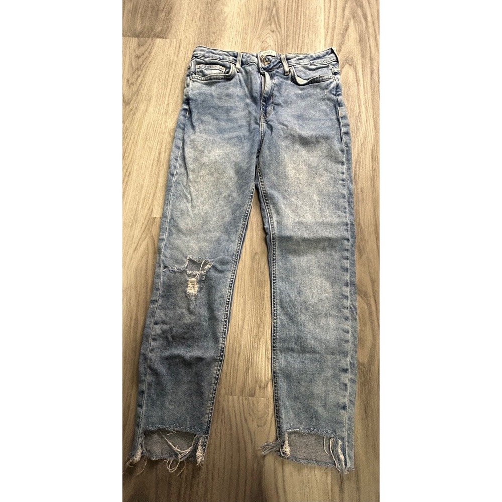 Forever 21 Women Light Wash Distressed Ripped Raw Hem Straight Leg Jeans Size 26